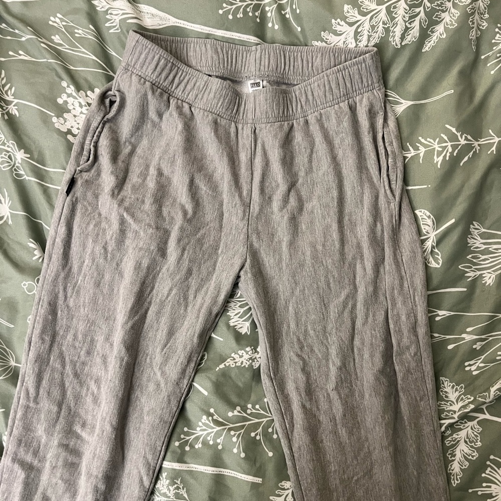 FLEO sweats